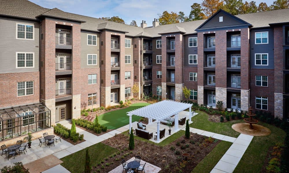 Waltonwood Lake Boone courtyard