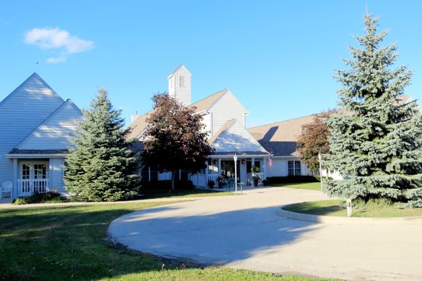 Matthews of Hartland outdoor common area