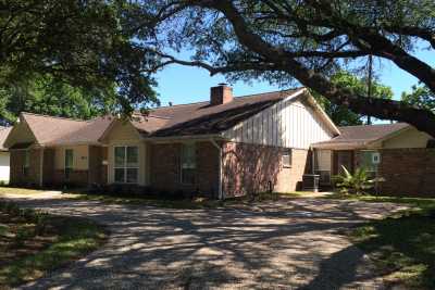 Photo of Braeburn Manor Assisted Living Center