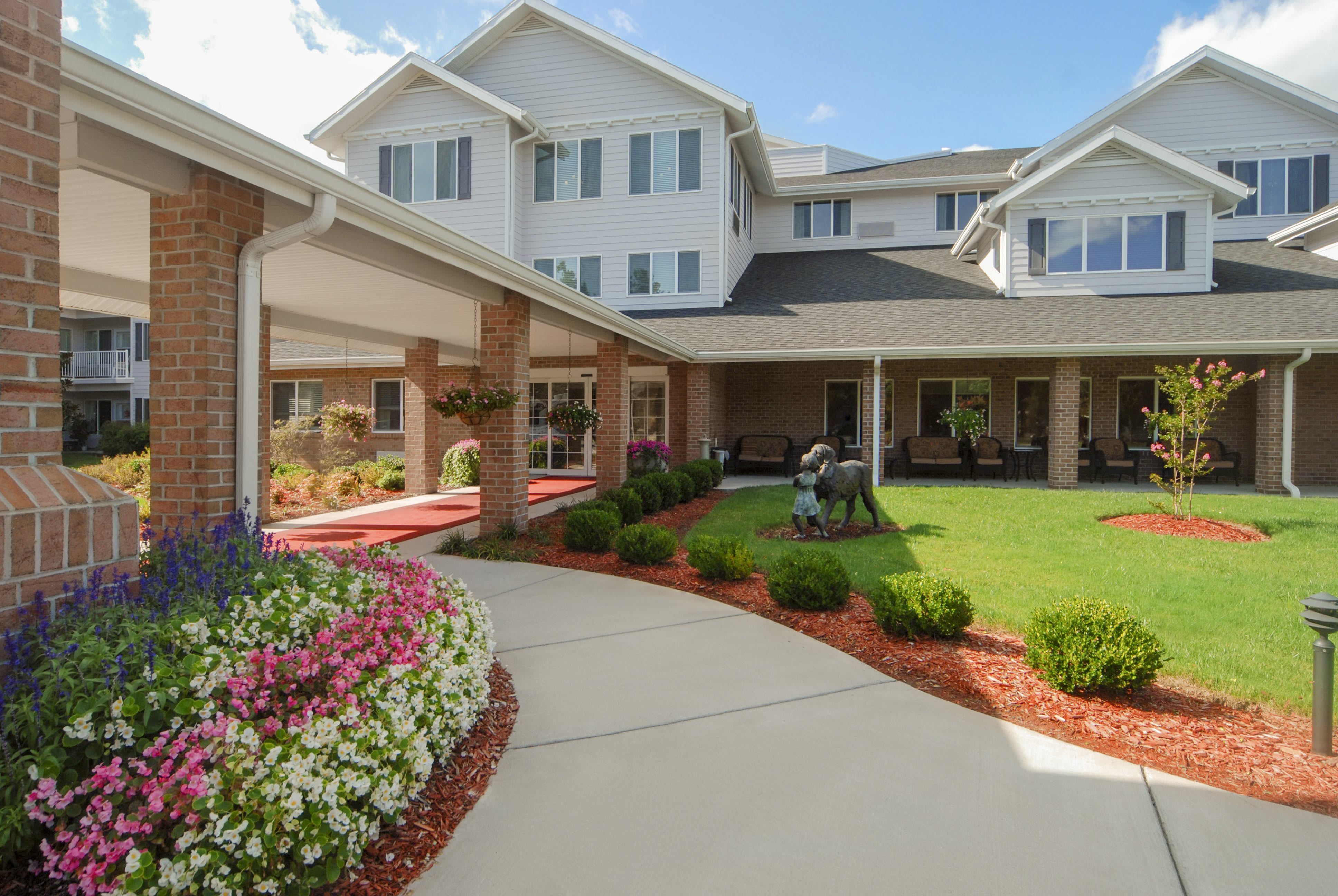 Colonial Harbor community exterior