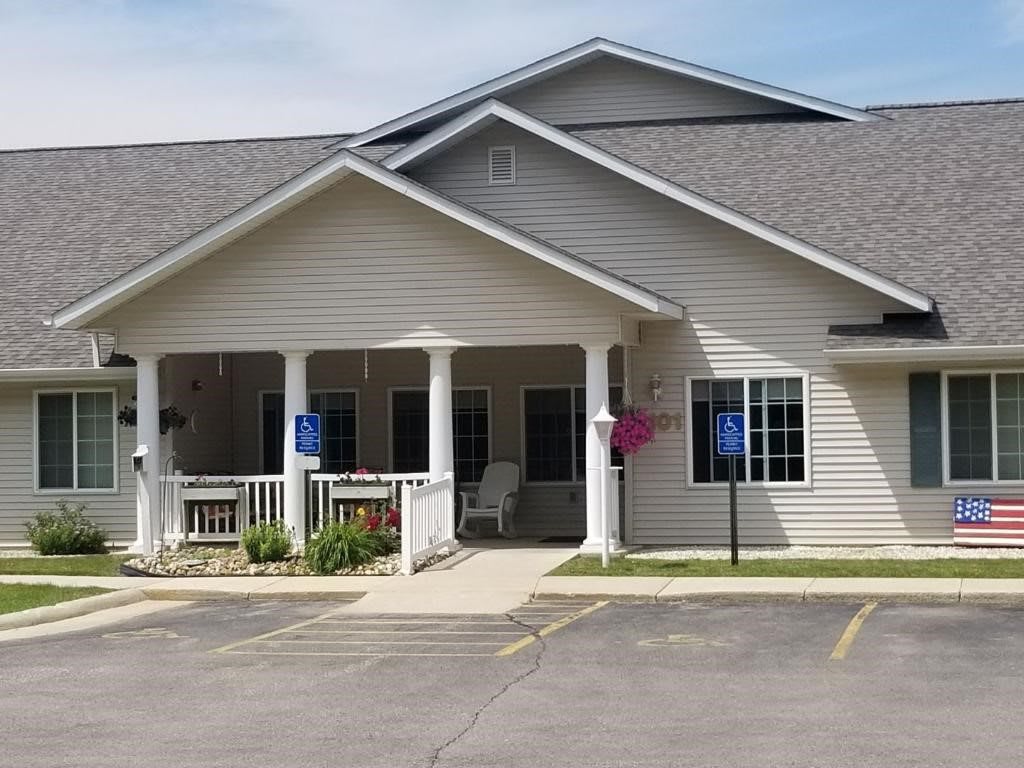 Arlington Place at Oelwein community exterior